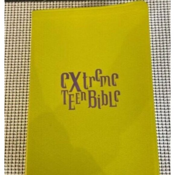 Extreme Teen Bible : New King James Version Lime Leatherette Cover by Nelson - Picture 2 of 5